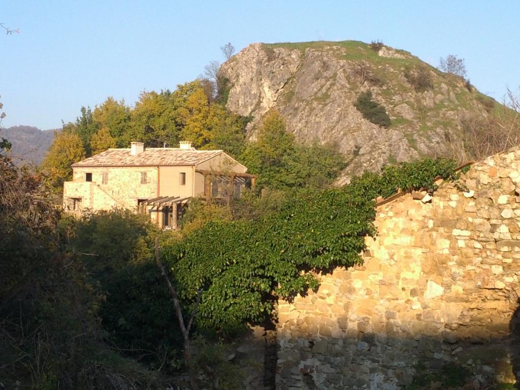 Sasso Erminia R&B Ecosostenibile Novafeltria ภายนอก รูปภาพ
