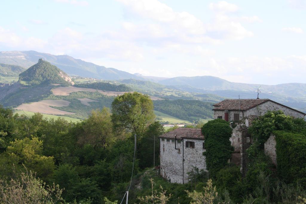 Sasso Erminia R&B Ecosostenibile Novafeltria ภายนอก รูปภาพ