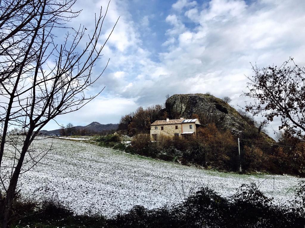 Sasso Erminia R&B Ecosostenibile Novafeltria ภายนอก รูปภาพ